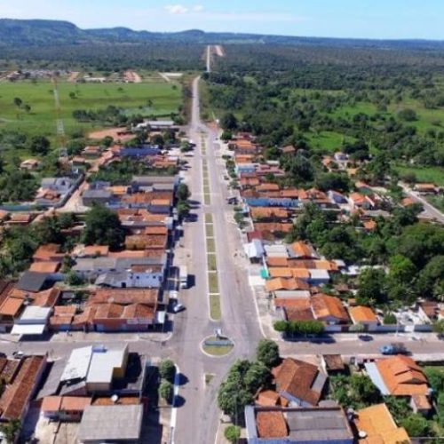 Moradores reclamam de falta de água há 07 dias em Bandeirantes