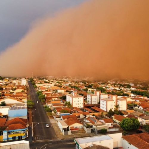 Estado do Tocantins por ser atingido por grande nuvem de poeira, alerta Climatempo