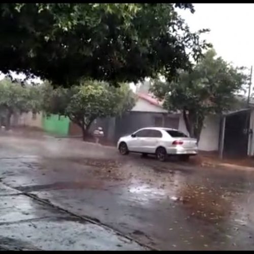 Chuva forte em Colinas do Tocantins neste feriado, volta a causar pequenos estragos em imóveis