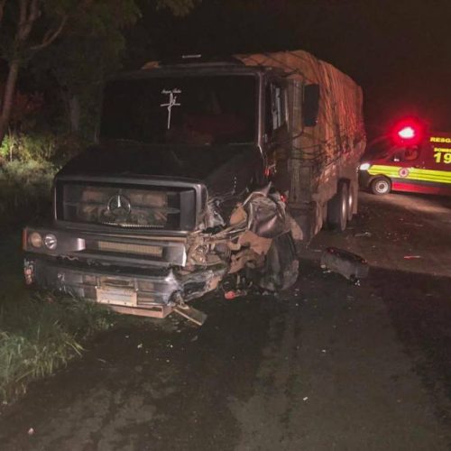 Batida entre carro de passeio e caminhão, deixa vítimas feridas na TO-050, próximo a Porto Nacional