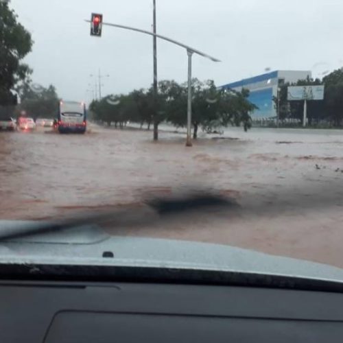 Chuva forte causa transtornos e deixa inúmeros pontos de alagamentos na capital, Palmas