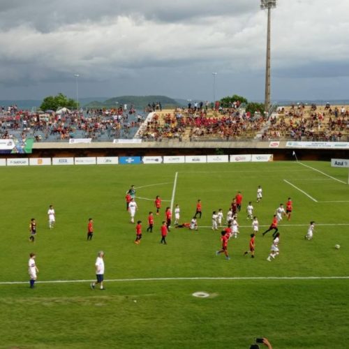 Futebol Solidário reúne estrelas do esporte