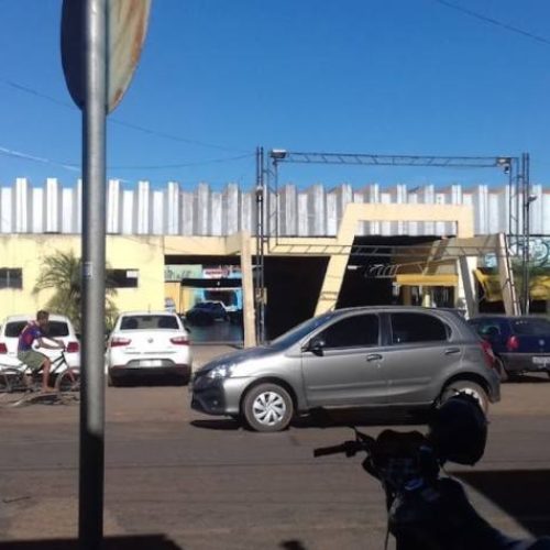 Briga entre dois homens termina com disparo de arma de fogo no Mercado Municipal de Colinas