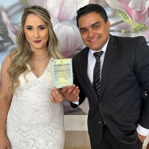 Em resort particular regado de música ao vivo, doutor multas oficializou sua união matrimonial na última sexta-feira 26