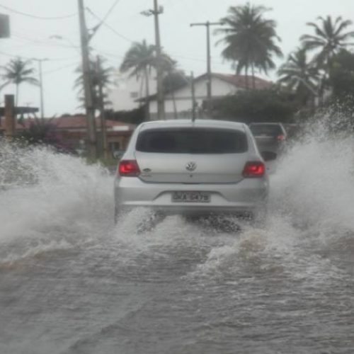 Temporal causa  transtorno a moradores de Araguaína