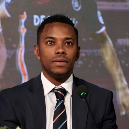 Interpol emite mandado de prisão internacional contra Robinho ex-atacante por estupro