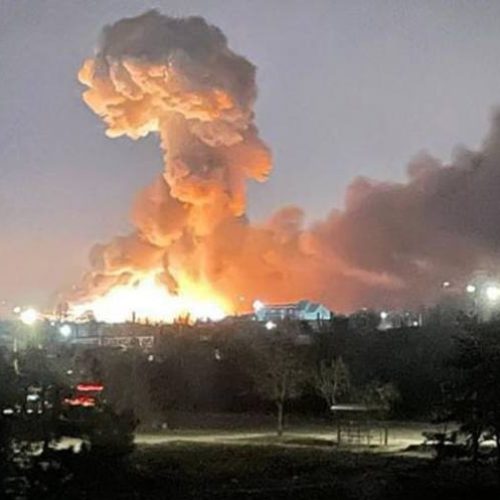 Rússia ataca UcrÃ¢nia; Bombardeios são ouvidos em toda a parte do país