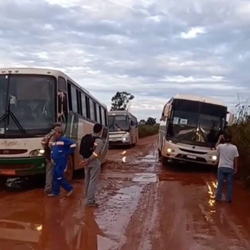 Pelo segundo ano Ageto afirma que tem trabalhado em trecho sem asfalto da TO-335; ônibus e caminhões atolam no período de chuva