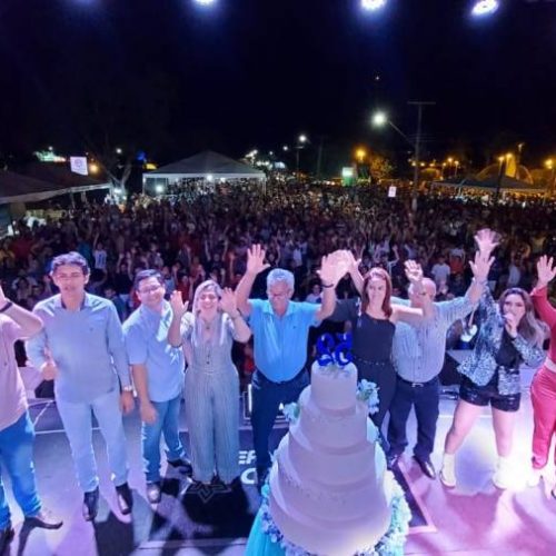 Guaraí comemora 52 anos com show e atrai público de 5 mil pessoas