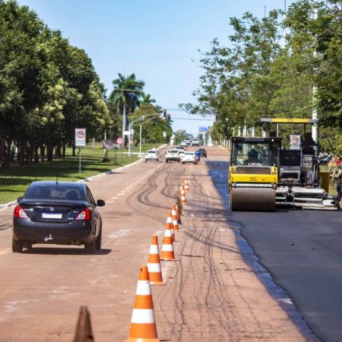 Recuperação asfáltica da Avenida Teotônio reduz faixas de trecho entre LO-01 e LO-03