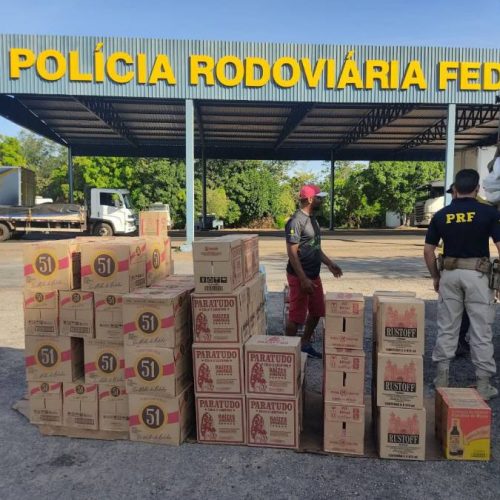 Durante inspeção PRF encontra mais de 1.500 litros de bebidas alcoólicas sem nota fiscal em Alvorada