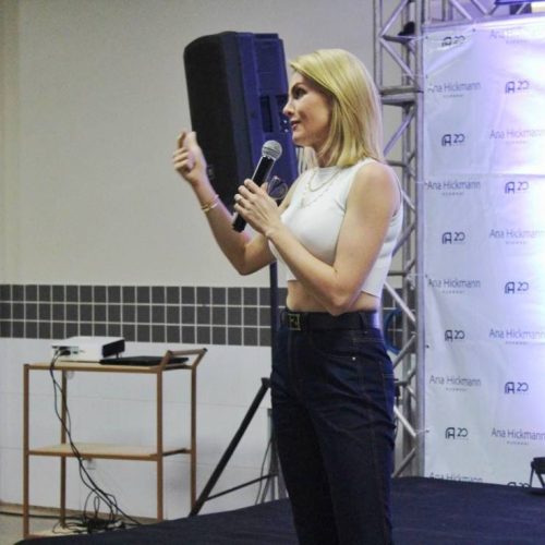 Empresária e apresentadora Ana Hickmann comemora 20 anos de sua marca de óculos em Palmas