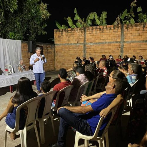 Dertins reitera compromisso durante reunião na casa de Líder Colinense