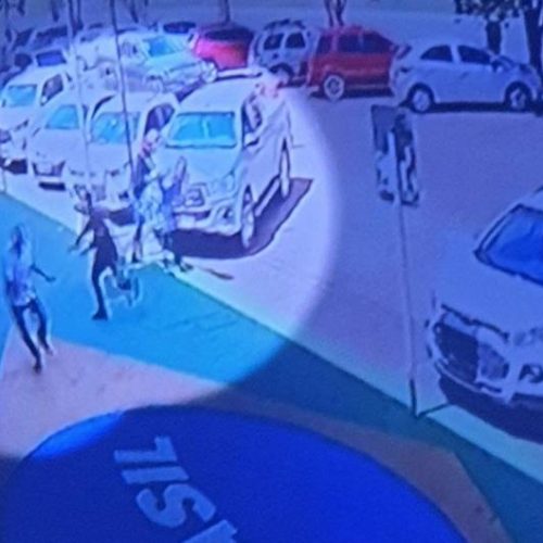 Prefeito de Natividade é agredido ao descer de carro na Avenida JK