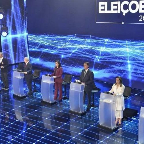 Debate presidencial é marcado por troca de acusações e protagonismo das mulheres; confira