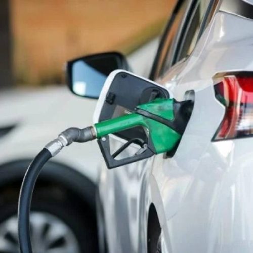 Petrobras anuncia pela quarta vez redução no preço da gasolina na refinaria, R$ 0,25 por litro; confira