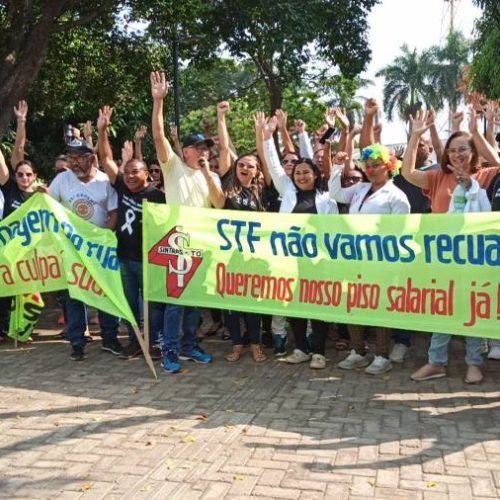 Enfermeiros protestam em prol do piso salarial da categoria; mobilização aconteceu em Araguaína e Gurupi