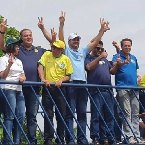 Mega carreata em Tocantínia, reúne Barbosa, Dorinha, Vilmar e Gomes em prol de Bolsonaro