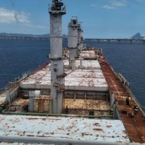 Marinha: navio que atingiu ponte de Rio-Niterói estava ancorado havia 6 anos