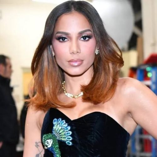 Após viagem ao Japão, Anitta dá entrada em hospital de São Paulo