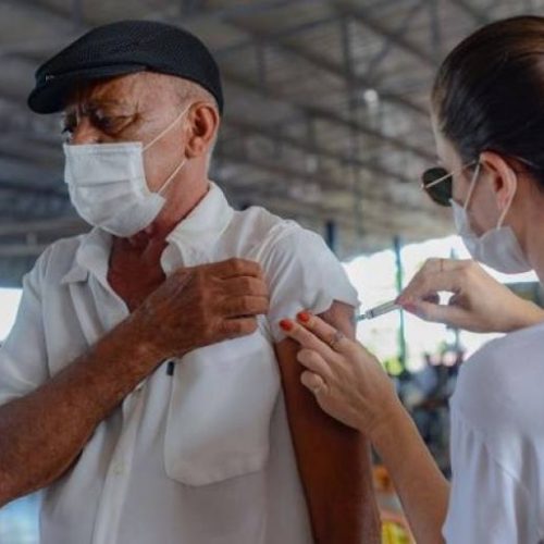 Secretaria Municipal de Saúde realiza ações de vacinação contra Covid-19 no fim de semana