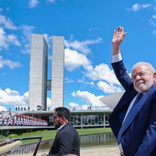 Lula da Silva (PT) toma posse pela terceira vez como presidente do Brasil