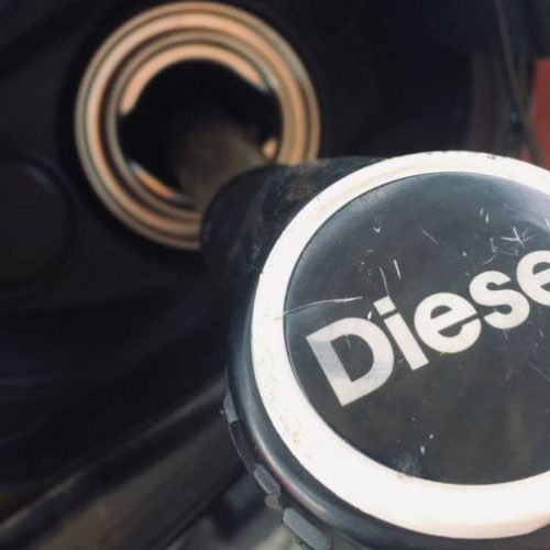 Redução de R$ 0,40 no preço do diesel para distribuidoras passa a valer nesta quarta, 08; confira