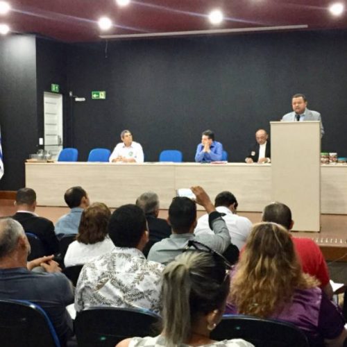 MÃÂ¡rlon Reis diz que acabarÃÂ¡ com a situaÃÂ§ÃÂ£o de membros do Governo cobrarem pedÃÂ¡gio de empresÃÂ¡rio, durante evento na Arquidiocese de Palmas