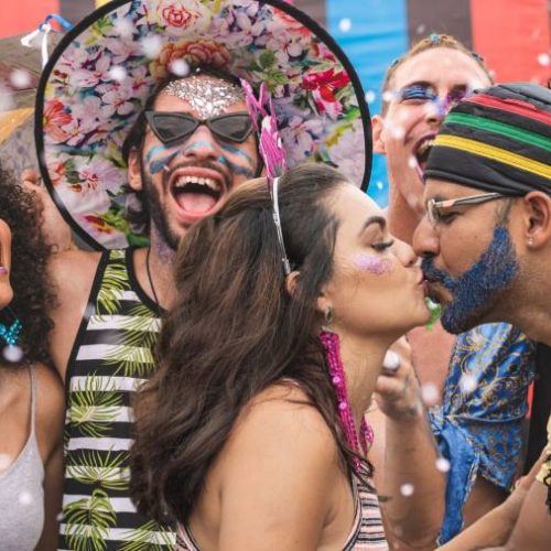 Carnaval 2023: confira os cuidados necessários para manter a saúde bucal durante toda a folia