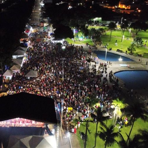 CarnaGuaraí segue com shows de Gabriel Gava e Fabiano Alves nesta segunda, 20