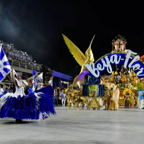 Escola de samba Beija-Flor leva prÃªmio Estandarte de Ouro em 2023