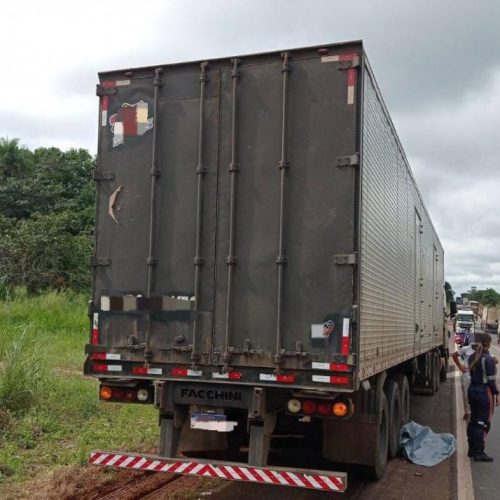 Caminhão e moto batem de frente em WanderlÃ¢ndia; motociclista morreu na hora