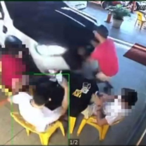 Vídeo mostra momento exato em que camionete invade conveniÃªncia de posto de gasolina e atinge trÃªs pessoas, em Colinas