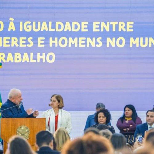 Presidente sanciona lei que determina igualdade salarial entre homens e mulheres