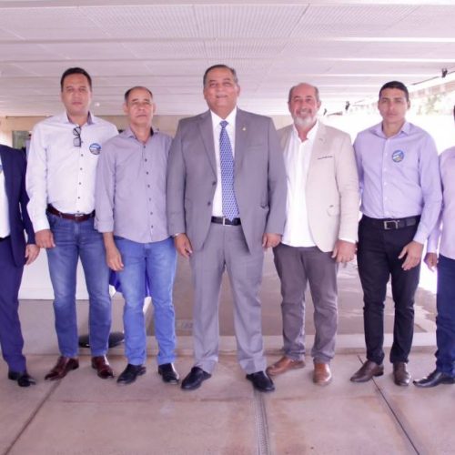 Eduardo Gomes participa de encontro com prefeitos em Brasília