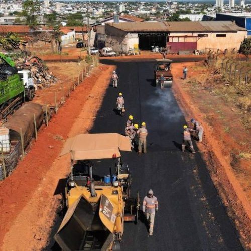 Prefeitura de Araguaína assina contrato com a Caixa para recapear 18 bairros; confira quais