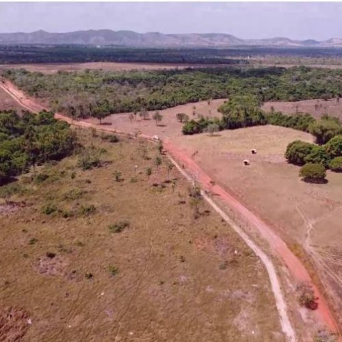 Prefeitura de Bandeirantes constrói bueiro para melhorar escoamento na estrada da região da Furna