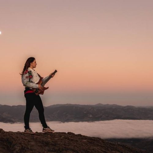 Medicina e Música: conheça a cantora e compositora Marta Maria