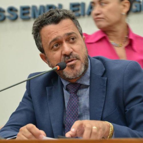 Deputado Luciano apresenta projeto para aliviar custos de carros com 15 anos ou mais