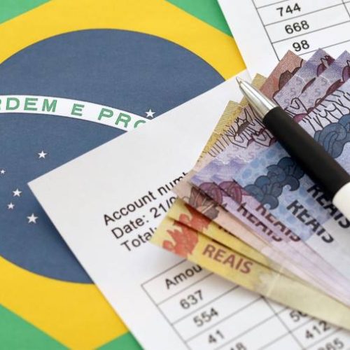 Especialista em finanças orienta sobre o uso estratégico do 13Âº Salário para começar 2024 com o pé direito