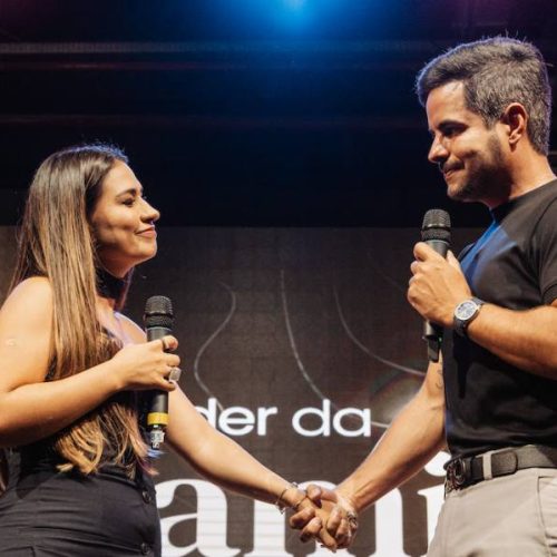 Simone Mendes e Kaká Diniz abrem o coração e contam o segredo para uma casamento e negócios de sucesso