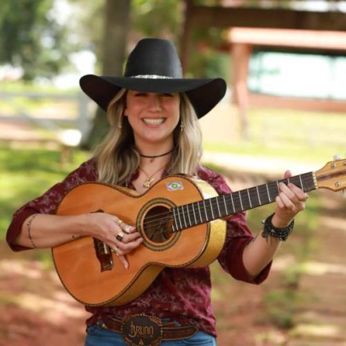 Bruna Viola lança nesta sexta-feira, 01, sertanejo 'Amor Simprão' com participação de Paula Fernandes