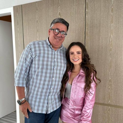 Larissa Manoela: atriz escolhe o LSH para evento de telefonia móvel