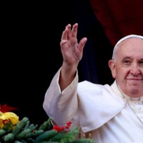 Papa Francisco decide abençoar casamento homossexual em decisão histórica