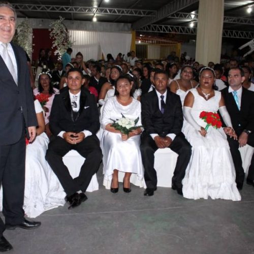 Casamento ComunitÃÂ¡rio oficializou a uniÃÂ£o de 100 casais em Gurupi