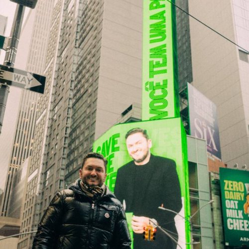 Thiago Bastos anuncia lançamento de seu primeiro livro na Times Square