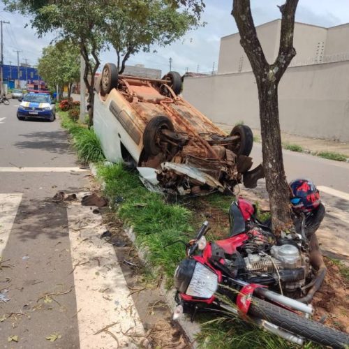 Grave acidente entre carro e moto deixa duas pessoas feridas, em Araguaína