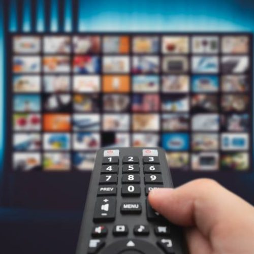 Controle na mão! Confira as atualizações de filmes e séries disponíveis nas plataformas de streaming neste mÃªs de Fevereiro