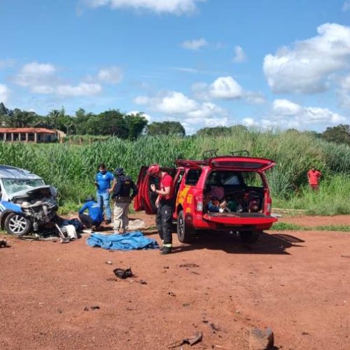 Grave acidente na BR-153 envolvendo carro funerário deixa uma pessoa morta e outras feridas