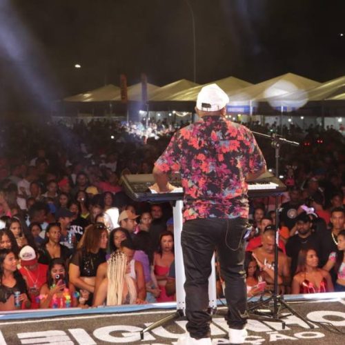 Biguinho Sensação e Zé Ricardo e Thiago agitam a terceira noite de carnaval em Porto Nacional